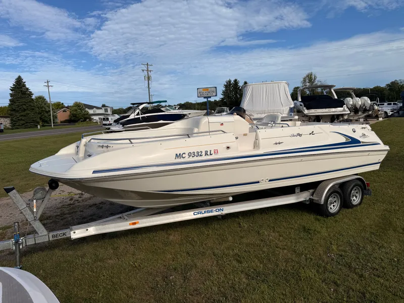 Slide: The Image of Sea Ray 240 Sundeck 1998 - 3