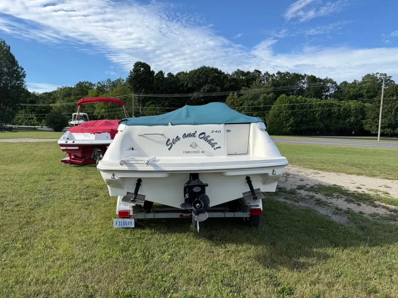 Slide: The Image of Sea Ray 240 Sundeck 1998 - 5