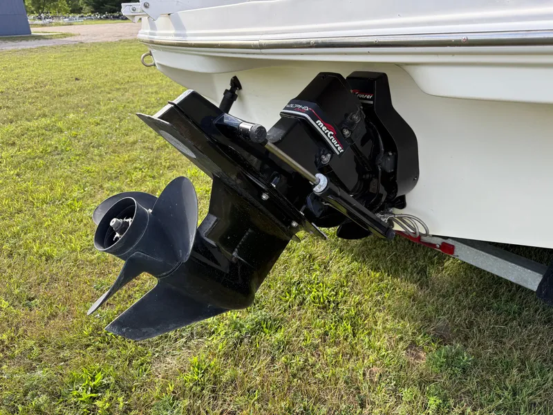 Slide: The Image of Sea Ray 240 Sundeck 1998 - 7