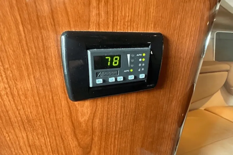 Slide: The Image of Thermostat on 2008 Regal 2860 Window Express boat, displaying 78 degrees. - 36