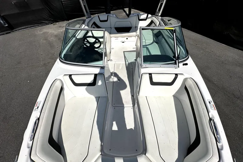 Slide: The Image of 2016 Yamaha Boats AR190 interior with seating and steering wheel, viewed from above. - 42