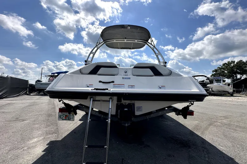 Slide: The Image of 2016 Yamaha Boats AR190 on trailer under blue sky with clouds. - 6