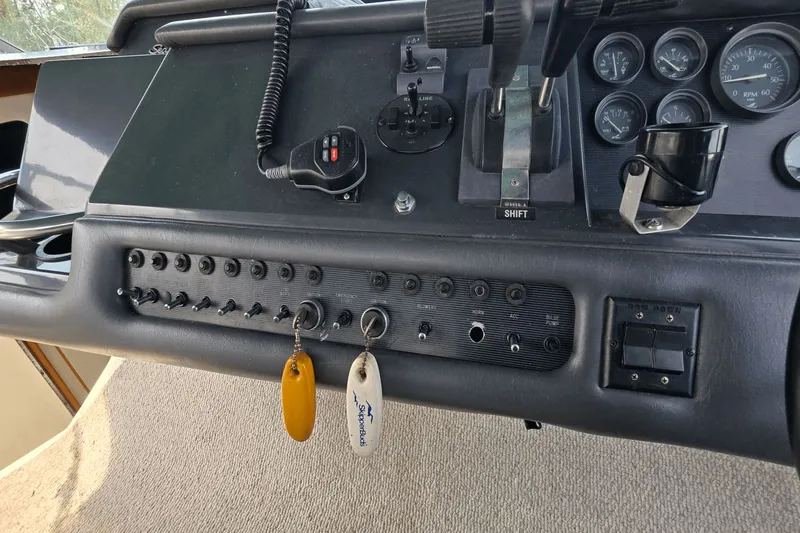 Slide: The Image of Sea Ray Sundancer 310 1991 - 11