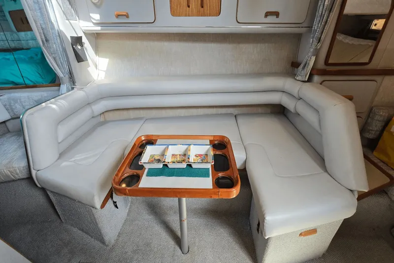 Slide: The Image of Sea Ray Sundancer 310 1991 - 14