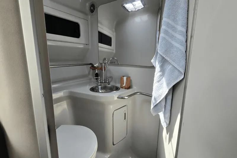 Slide: The Image of Sea Ray Sundancer 310 1991 - 17