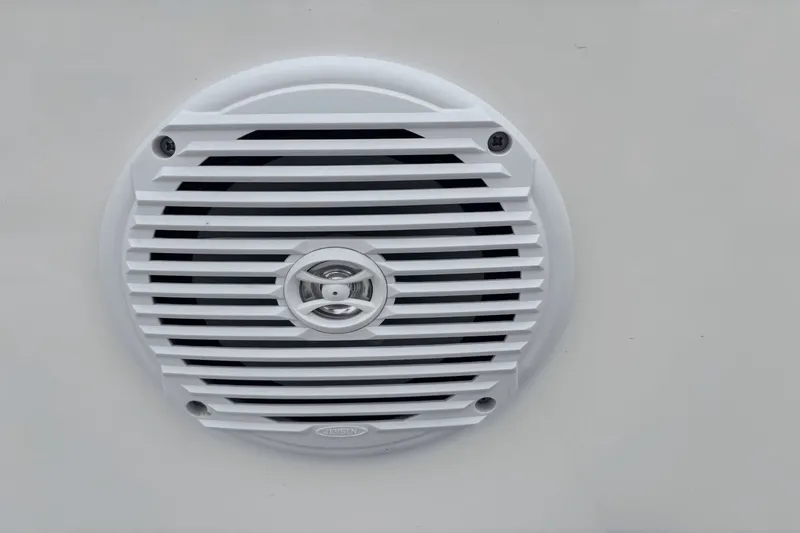 Slide: The Image of Bayliner VR 6 2023 - 23