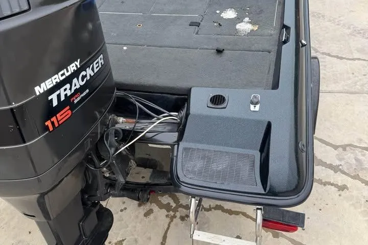 Slide: The Image of 1994 Nitro 170 DC boat with Mercury Tracker 115 Pro motor, rear view. - 14