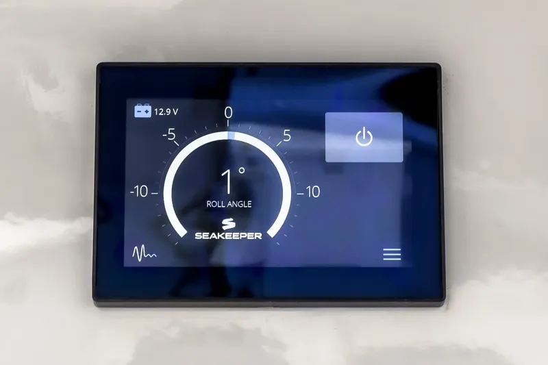 Slide: The Image of Seakeeper control display on 2022 Boston Whaler 350 Realm, showing 1° roll angle. - 46