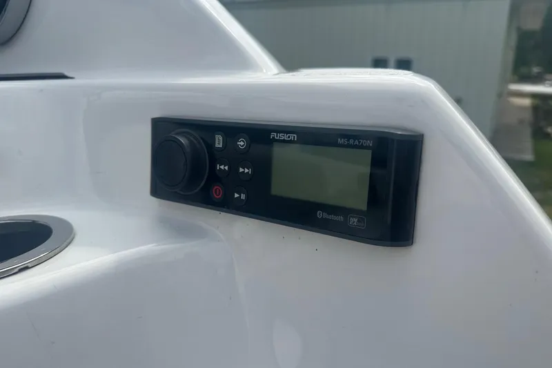 Slide: The Image of Fusion MS-RA70N stereo system on 2018 Yamaha 242 X boat dashboard. - 10