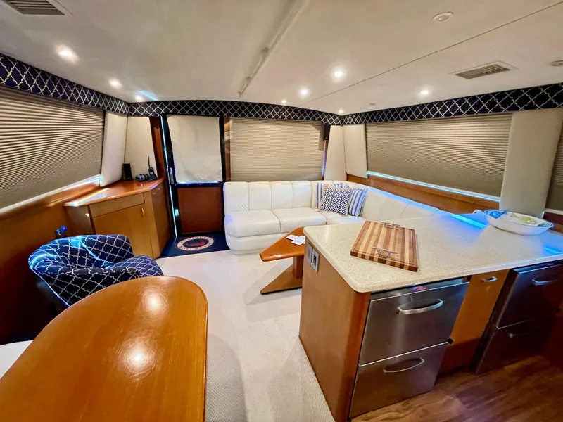 Slide: The Image of Luxurious interior of 2000 Ocean Yachts 43 Super Sport with modern furnishings. - 39