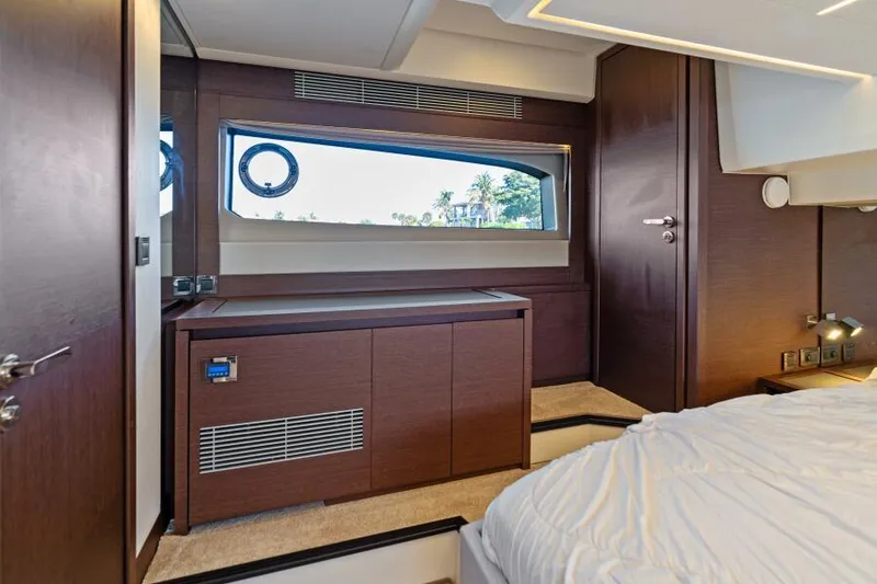 Slide: The Image of Master Stateroom - 27