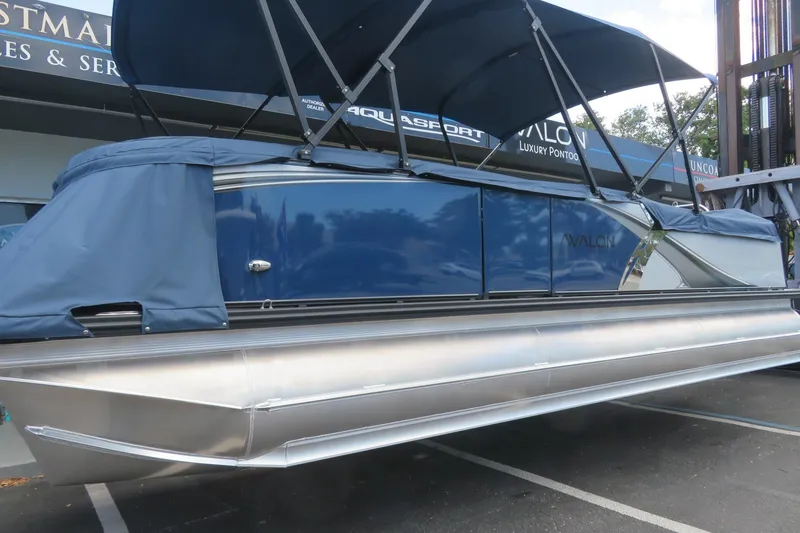 Slide: The Image of 2025 Avalon 2385 LSZ Versatile Rear Lounger luxury tri-toon boat in Sarasota, FL. - 10