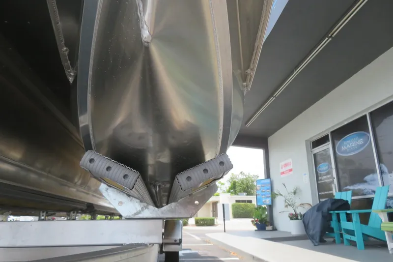 Slide: The Image of 2025 Avalon 2385 LSZ Versatile Rear Lounger pontoon boat undercarriage in Sarasota, FL. - 90