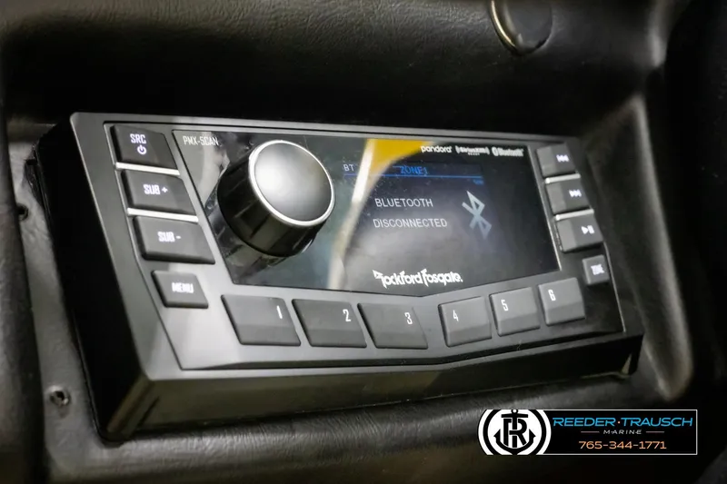 Slide: The Image of Rockford Fosgate audio system in 2007 Crownline 21 SS boat, Bluetooth disconnected. - 35