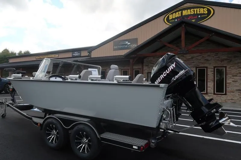 Slide: The Image of 2008 Starcraft STX PRO 2050 boat with Mercury engine at Boat Masters dealership. - 3
