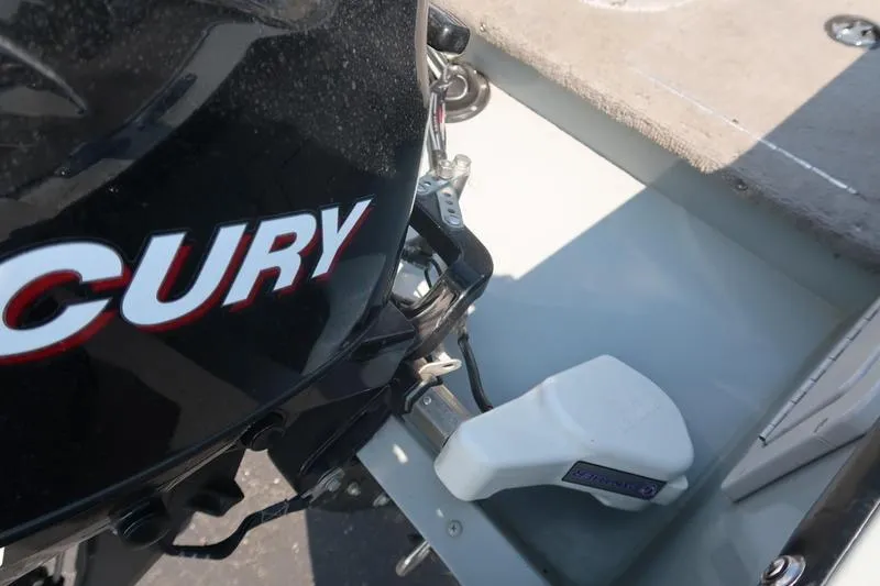 Slide: The Image of 2008 Starcraft STX PRO 2050 boat with Mercury outboard motor detail. - 34