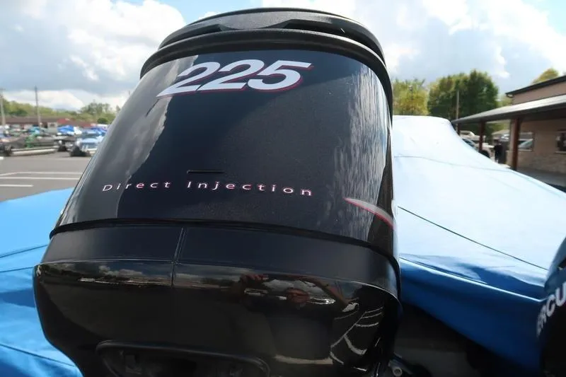 Slide: The Image of Outboard motor with "225 Direct Injection" on a 2008 Starcraft STX PRO 2050 boat. - 38