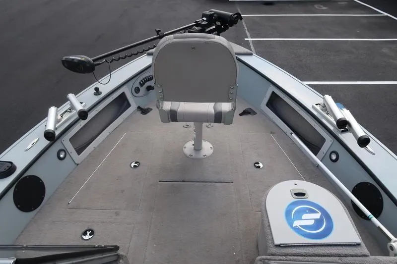 Slide: The Image of 2008 Starcraft STX PRO 2050 boat interior with fishing seat and rod holders. - 66