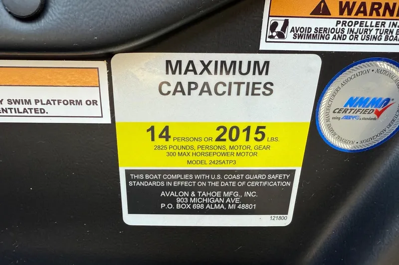 Slide: The Image of Maximum capacity label for 2025 Tahoe 2585 boat, 14 persons or 2015 lbs. - 20