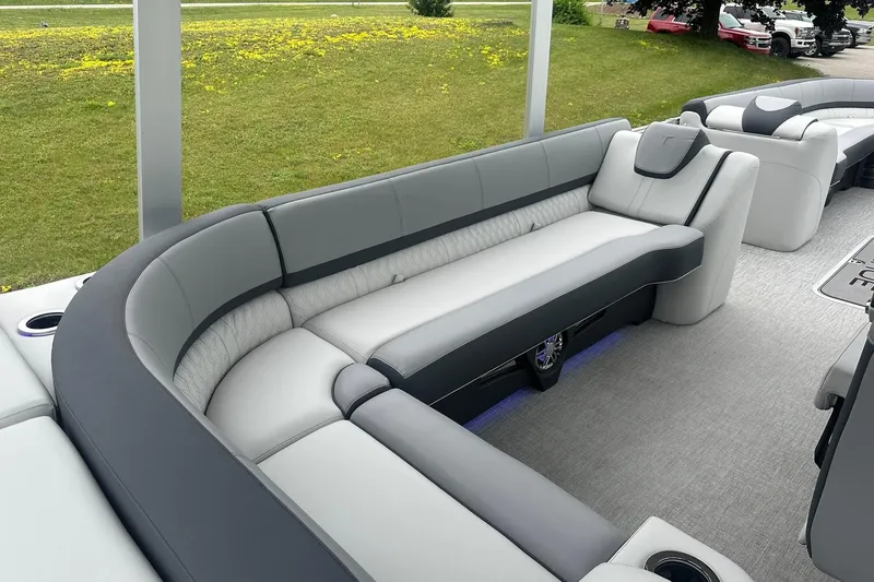 Slide: The Image of Luxurious seating on 2025 Tahoe 2585 boat, featuring modern design and comfortable upholstery. - 20