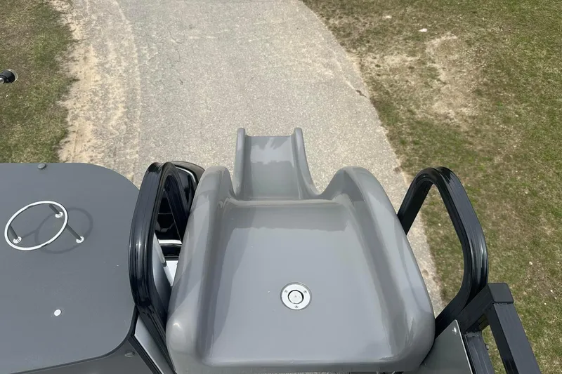 Slide: The Image of Top view of a 2025 Tahoe 2785 boat slide with gray finish and black handles. - 20