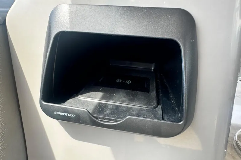 Slide: The Image of Charging dock in 2025 Tahoe 2785, featuring Scanstrut technology. - 18