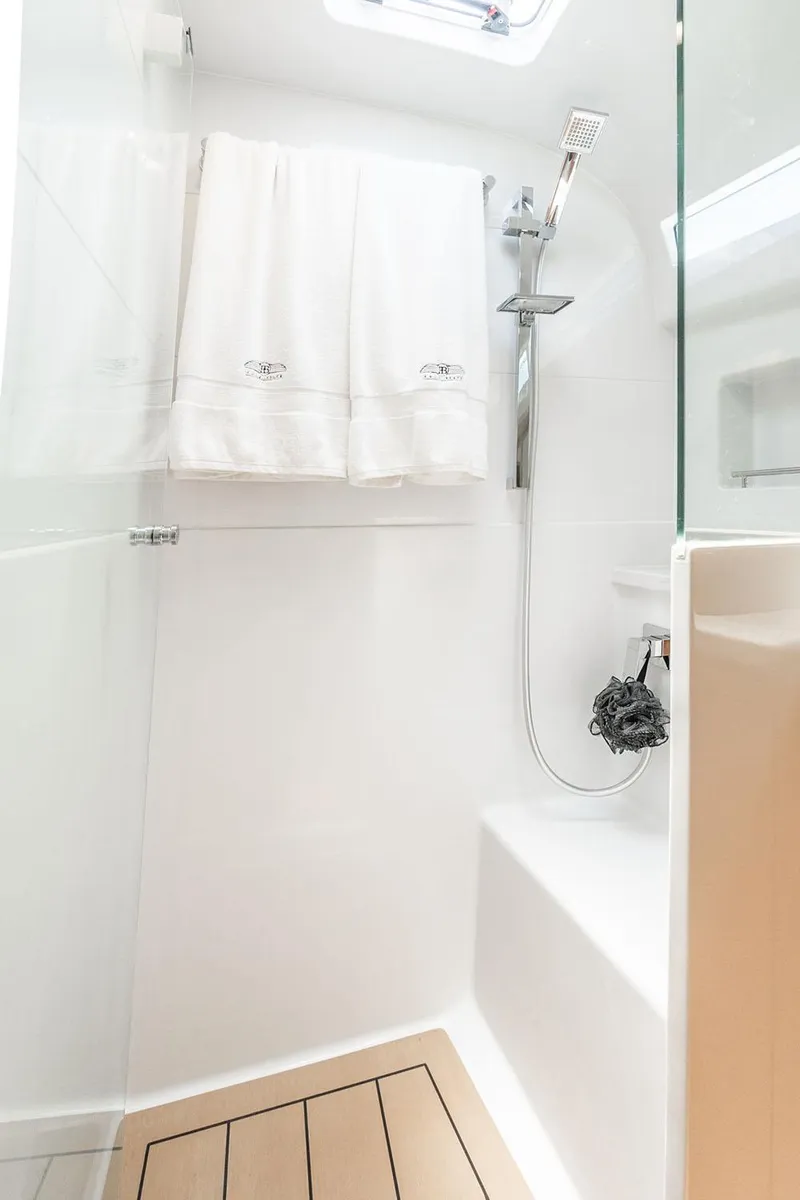 Slide: The Image of Head vanity mirror - 45