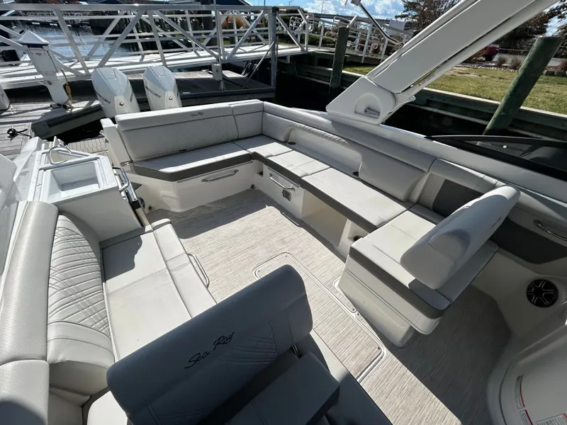 Slide: The Image of Sea Ray SDX 290 Outboard 2026 - 22