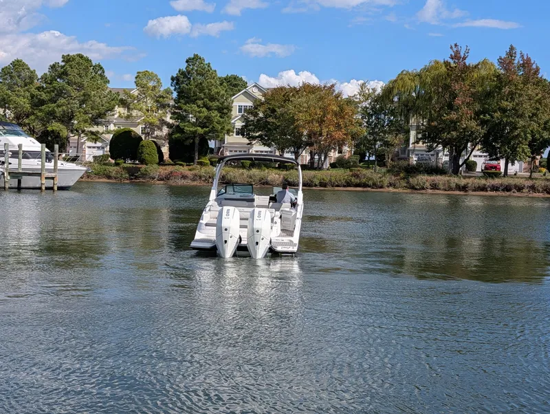Slide: The Image of Sea Ray SDX 290 Outboard 2026 - 4