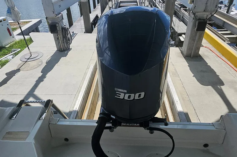 Slide: The Image of 2017 Grady-White Fisherman 257 with Yamaha 300 engine at dockside. - 33