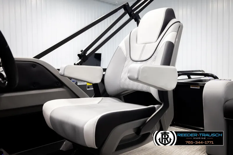 Slide: The Image of Luxurious captain's chair in 2026 Avalon LSZ VRB boat, featuring sleek design and comfort. - 42