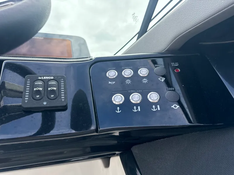 Slide: The Image of Sea Ray SLX 260 Outboard 2026 - 15