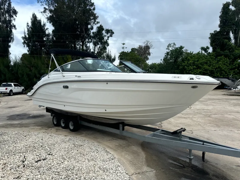 Slide: The Image of Sea Ray SLX 260 Outboard 2026 - 3