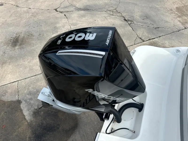 Slide: The Image of Sea Ray SLX 260 Outboard 2026 - 4