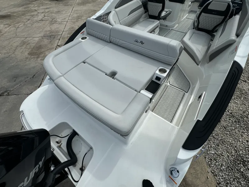 Slide: The Image of Sea Ray SLX 260 Outboard 2026 - 5
