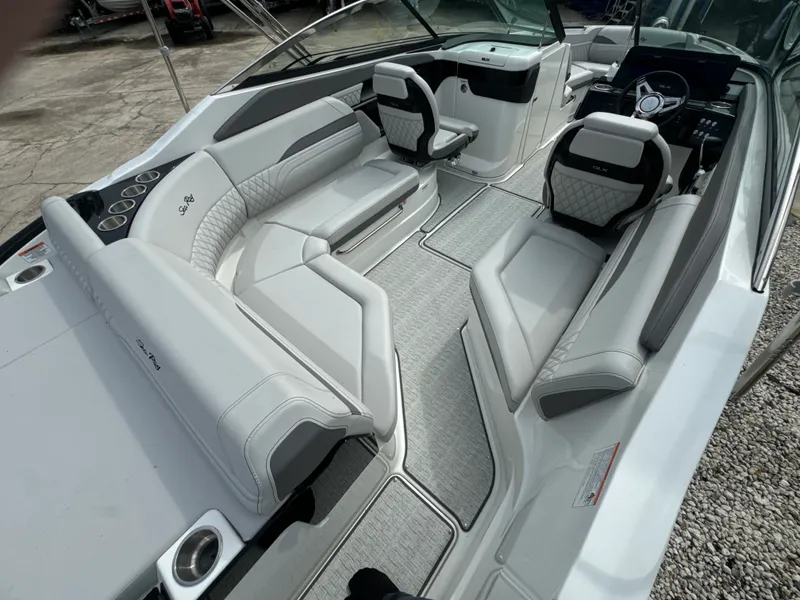 Slide: The Image of Sea Ray SLX 260 Outboard 2026 - 6