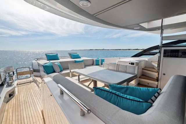 Slide: The Image of Azimut 66 2022 - 79