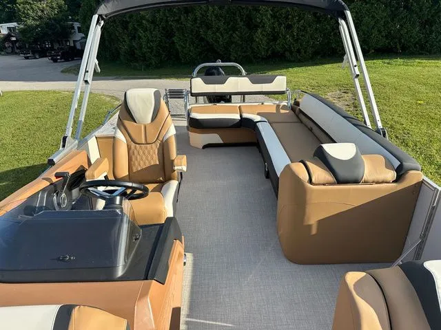 Slide: The Image of Tahoe 2585 CASCADE CRUISE REAR BENCH 2025 - 16