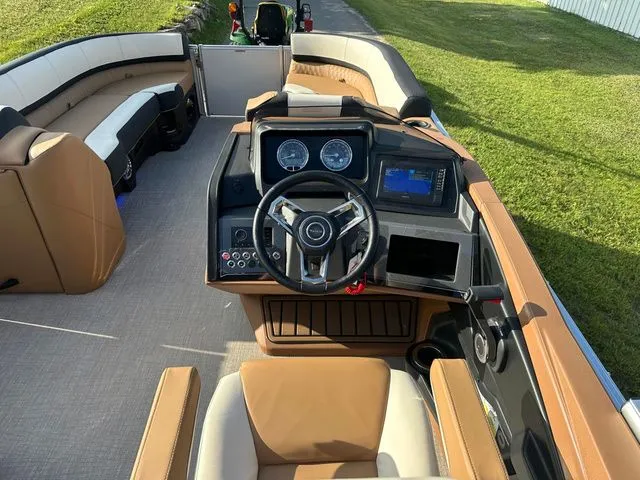 Slide: The Image of Tahoe 2585 CASCADE CRUISE REAR BENCH 2025 - 21