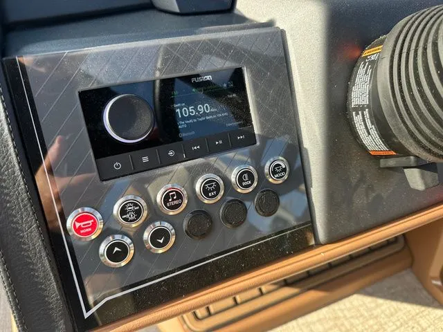 Slide: The Image of Tahoe 2585 CASCADE CRUISE REAR BENCH 2025 - 22