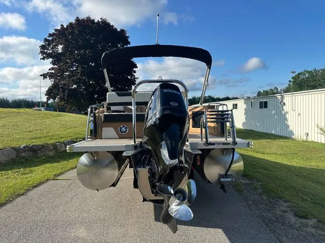 Slide: The Image of Tahoe 2585 CASCADE CRUISE REAR BENCH 2025 - 5