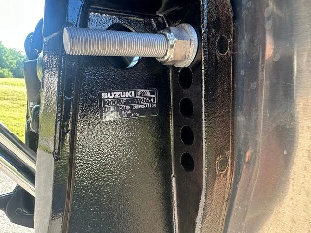 Slide: The Image of Tahoe 2585 CASCADE CRUISE REAR BENCH 2025 - 7