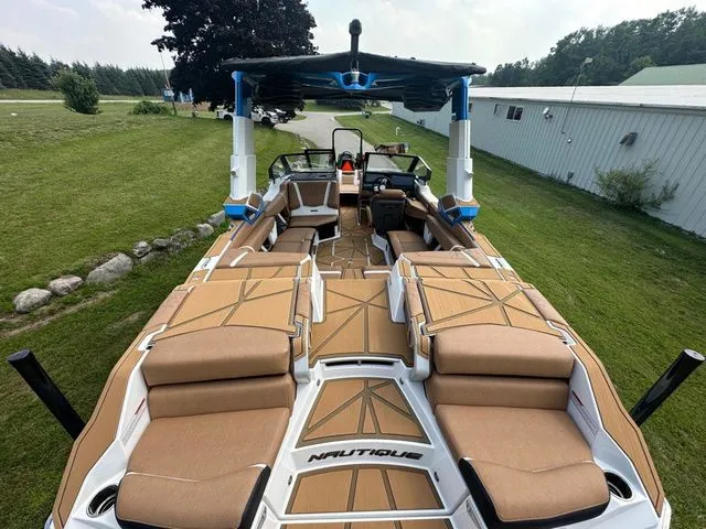 Slide: The Image of Nautique Super Air Nautique G23 Paragon 2026 - 10