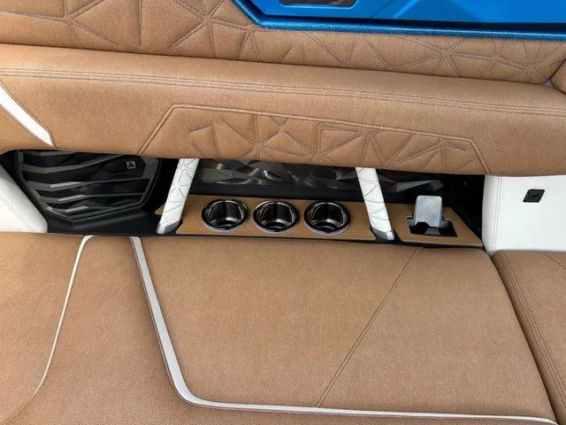 Slide: The Image of Nautique Super Air Nautique G23 Paragon 2026 - 21