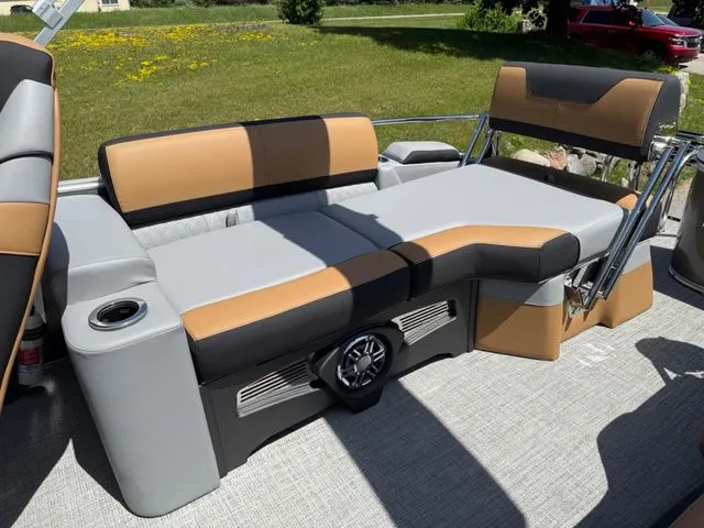 Slide: The Image of Tahoe 2385 Cascade Quad Lounger 2025 - 11