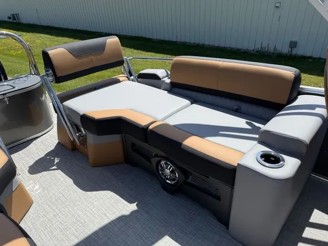 Slide: The Image of Tahoe 2385 Cascade Quad Lounger 2025 - 12