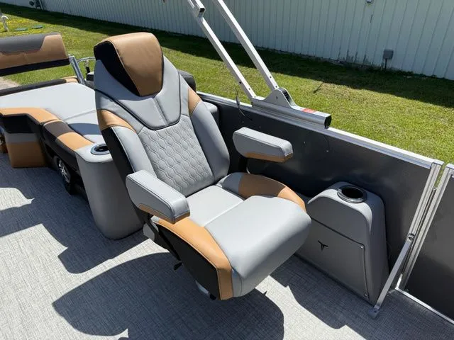 Slide: The Image of Tahoe 2385 Cascade Quad Lounger 2025 - 14