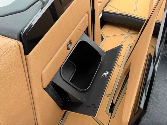 Slide: The Image of Nautique Super Air Nautique G25 Paragon 2026 - 25