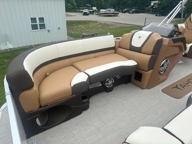 Slide: The Image of Tahoe 2585 Cascade QL 2025 - 10