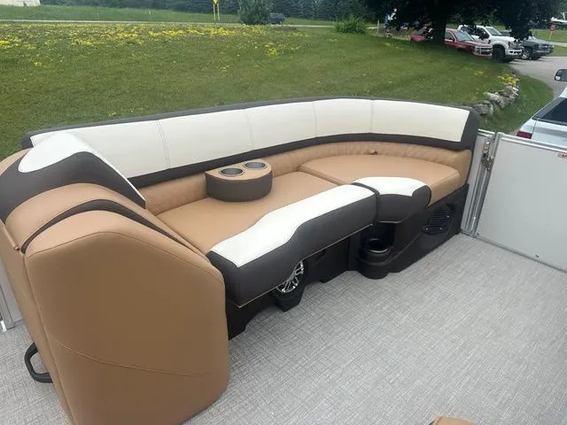 Slide: The Image of Tahoe 2585 Cascade QL 2025 - 12